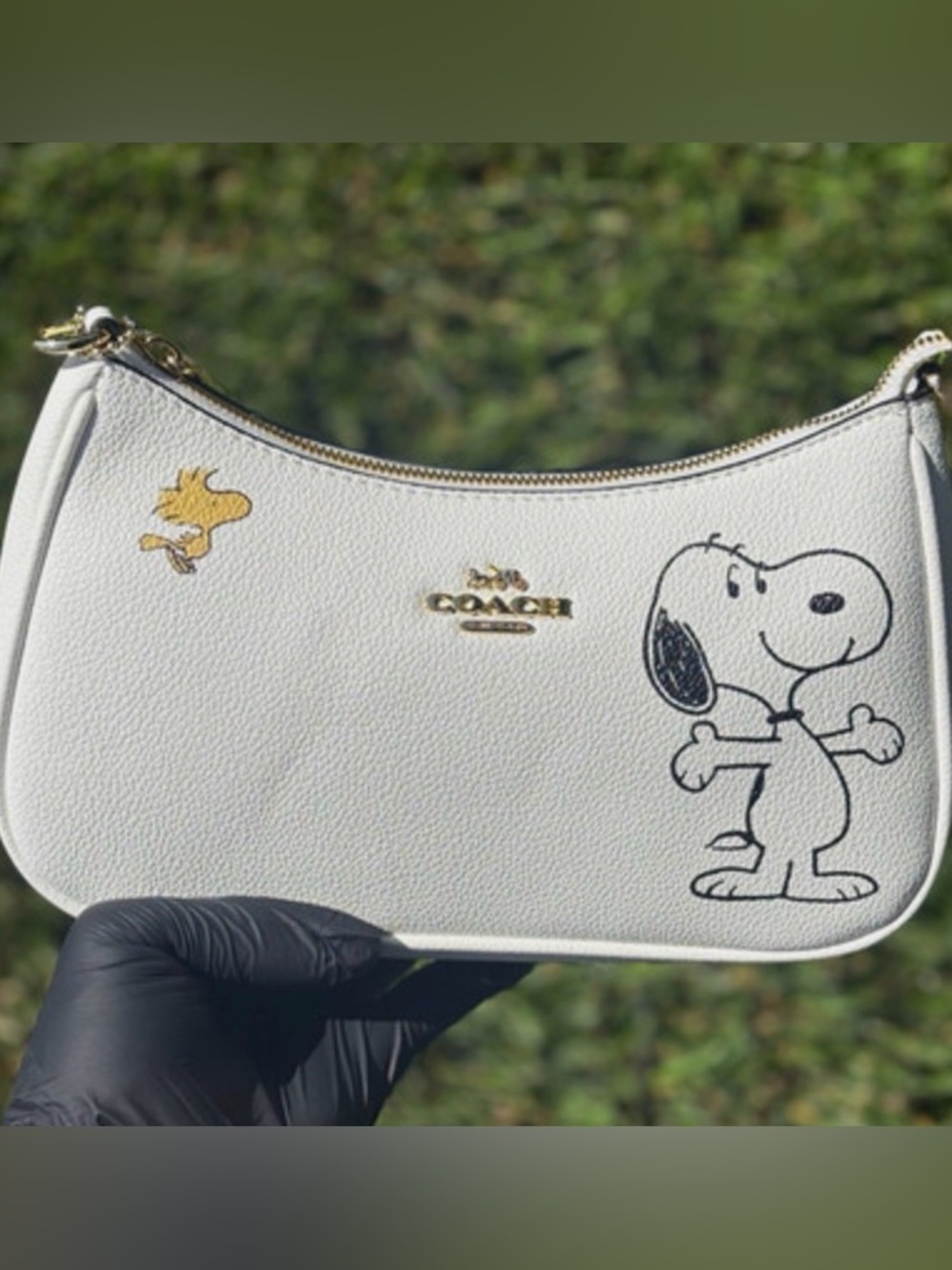 Coach White Leather Snoopy Shoulder Bag